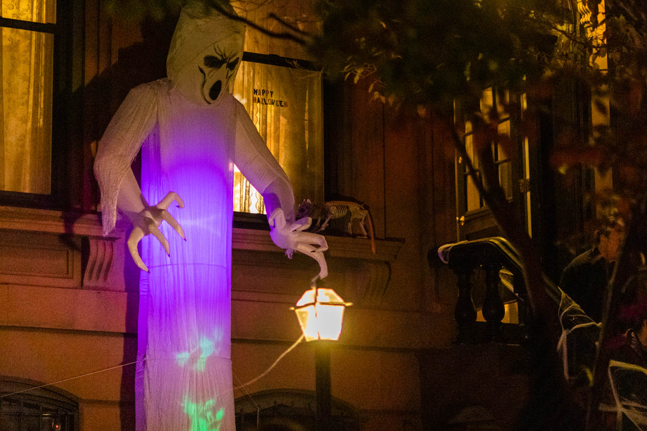 Dinosaurs, Ghouls, Clowns & More At The Park Slope Halloween Parade